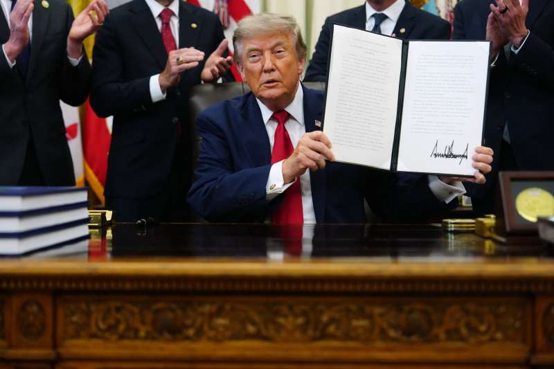 trump signs order shrinking bears ears and grand staircase-escalante