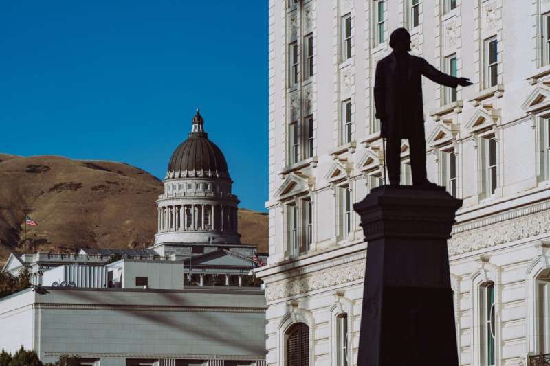 utah capitol visible from downtown salt lake